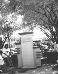 Monumento conmemorativo de la fundaci&oacute;n de la ciudad