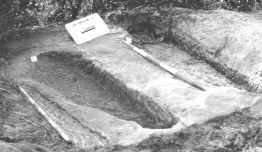 Figura 6. Campaña de 1999. Tumbas III y IV del sector "A" al finalizar la excavación