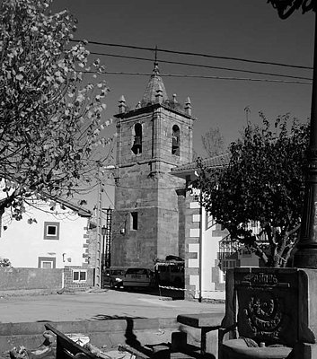 Núcleo tradicional de Matamorosa, con la iglesia parroquial al fondo.
