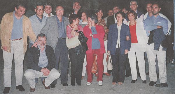 Eduardo Guardiola, junto a antiguos integrantes del Juvent Club en la reunión anual que celebran con motivo de San Mateo.