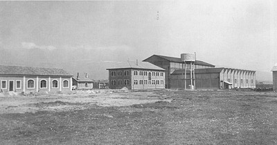 1933. Vista de la fábrica recién construida