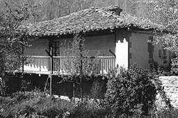 La casa "a la montañesa". Casa con corral en Villaescusa de Ebro