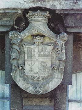 Escudo  de armas del Marqués de Reinosa situado en su casa